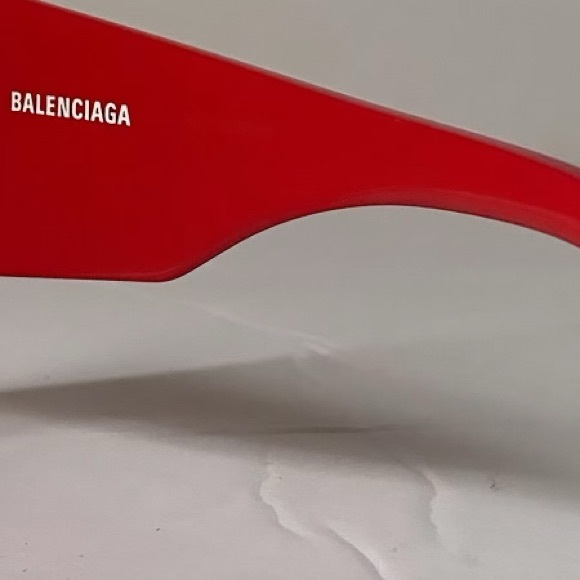 Authentic Balenciaga Red Susi Heart Sunglasses - Picture 4 of 7